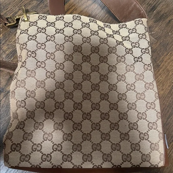 Authentic Gucci Brown GG Supreme Messenger Bag with Leather Strap - Picture 4 of 7